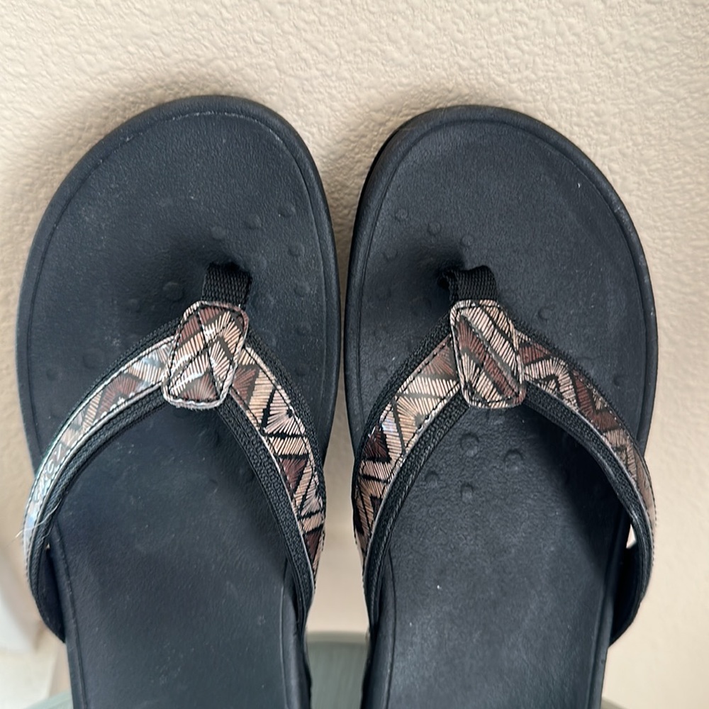 Vionic Flip Flops - image 6